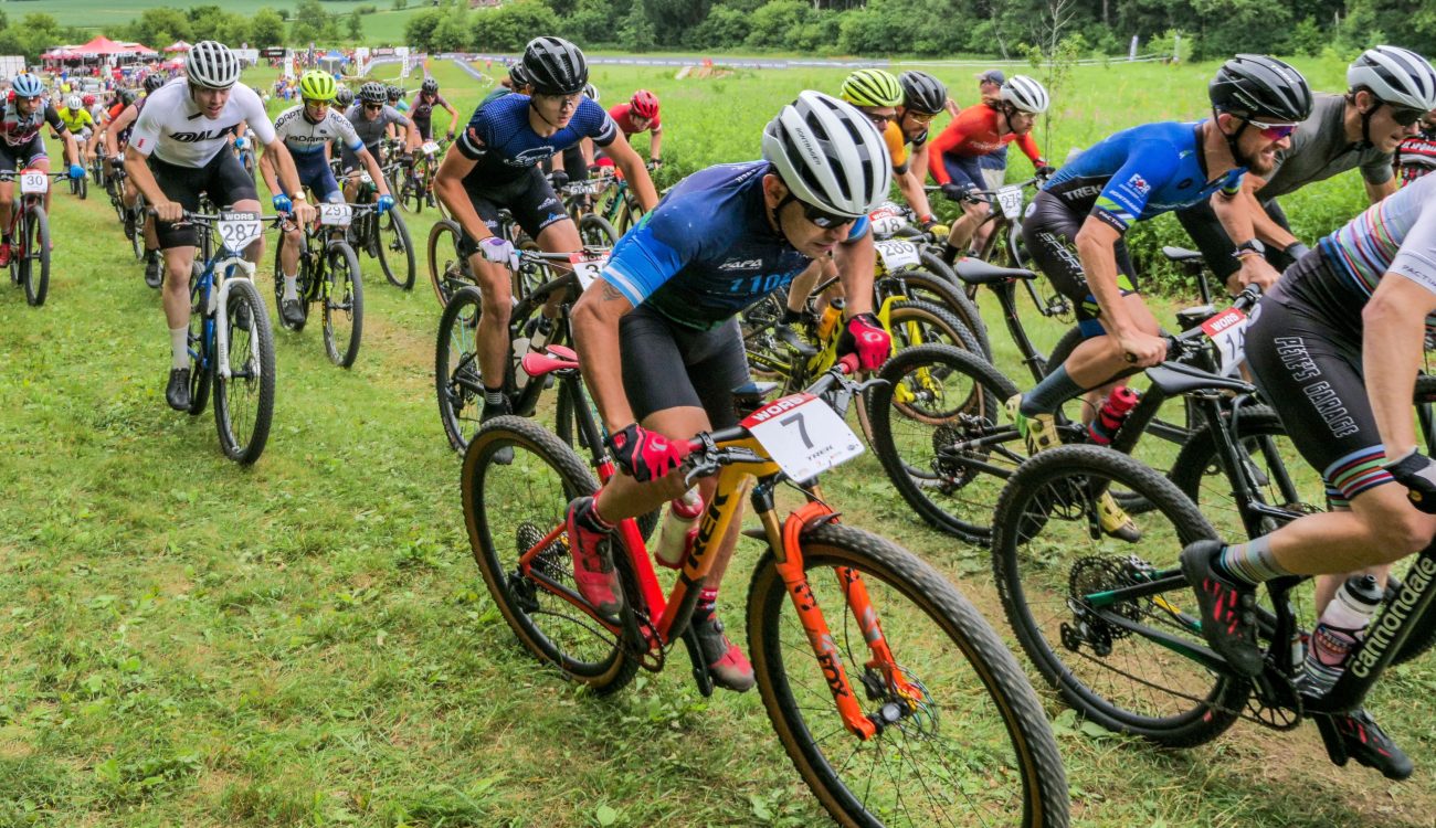 mountain bike riders pedaling in Wisconsin Off Road Series event